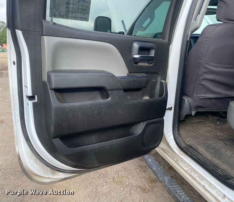 image for item DL7227 2015 Chevrolet Silverado 2500HD  Crew Cab pickup truck