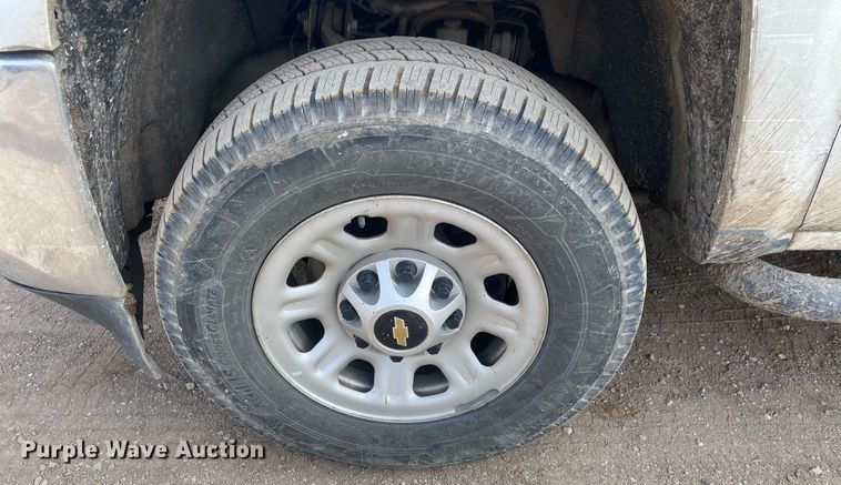 image for item DL7227 2015 Chevrolet Silverado 2500HD  Crew Cab pickup truck