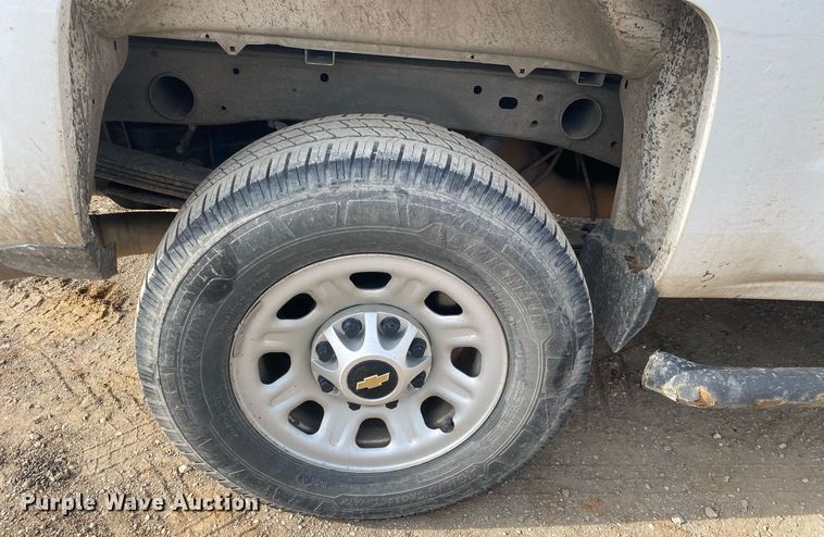 image for item DL7227 2015 Chevrolet Silverado 2500HD  Crew Cab pickup truck