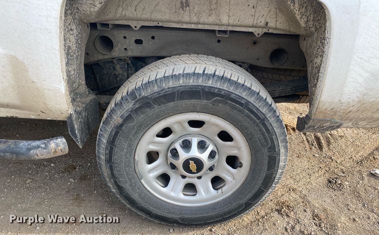 image for item DL7227 2015 Chevrolet Silverado 2500HD  Crew Cab pickup truck