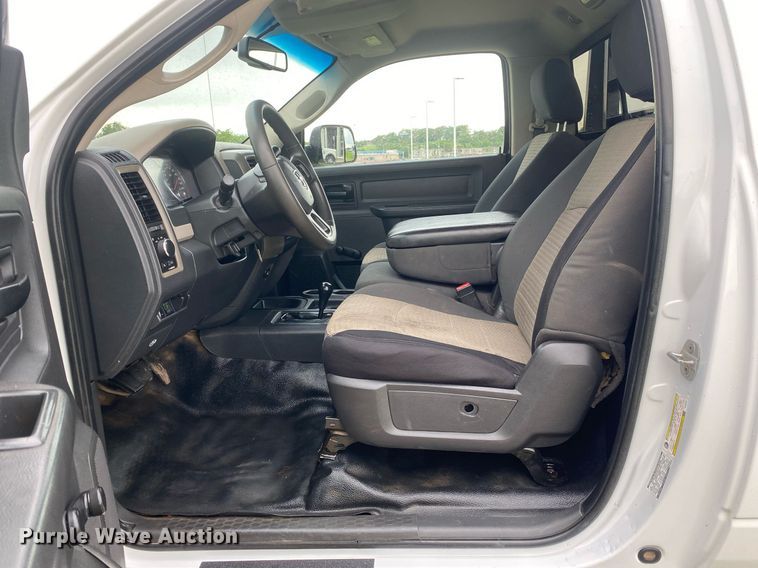 image for item DL7229 2012 Dodge Ram 2500  flatbed pickup truck