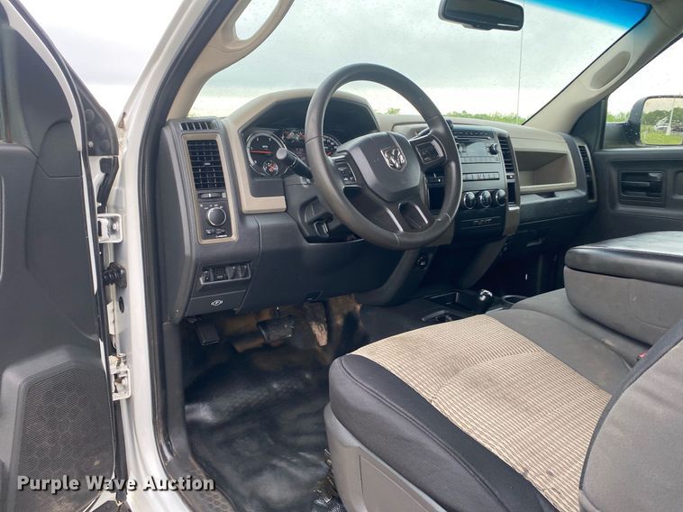 image for item DL7229 2012 Dodge Ram 2500  flatbed pickup truck