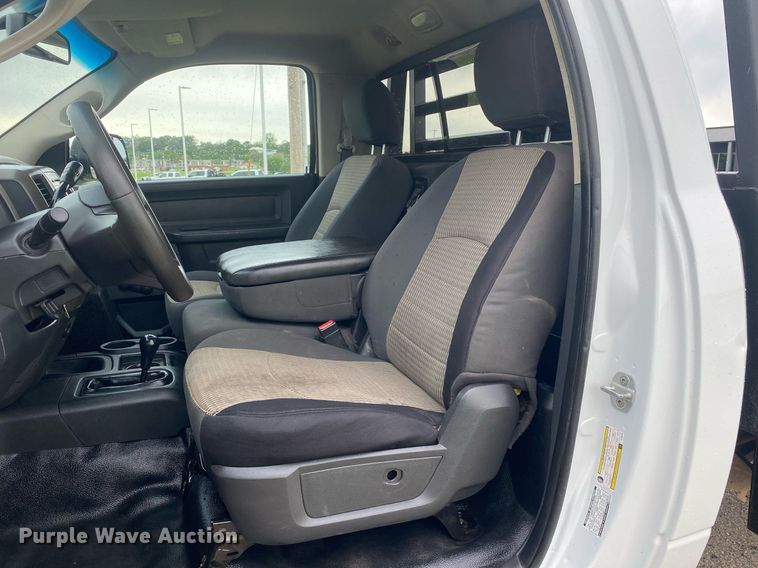 image for item DL7229 2012 Dodge Ram 2500  flatbed pickup truck