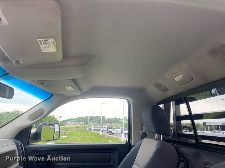 image for item DL7229 2012 Dodge Ram 2500  flatbed pickup truck