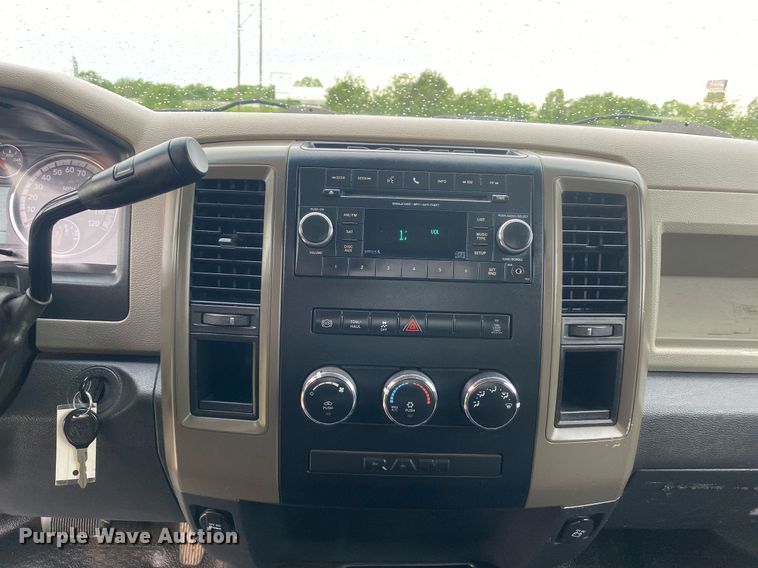 image for item DL7229 2012 Dodge Ram 2500  flatbed pickup truck