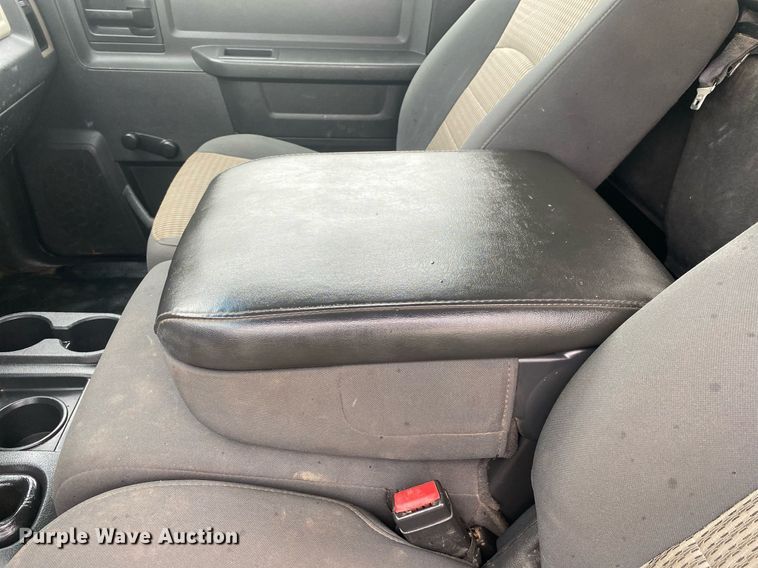 image for item DL7229 2012 Dodge Ram 2500  flatbed pickup truck