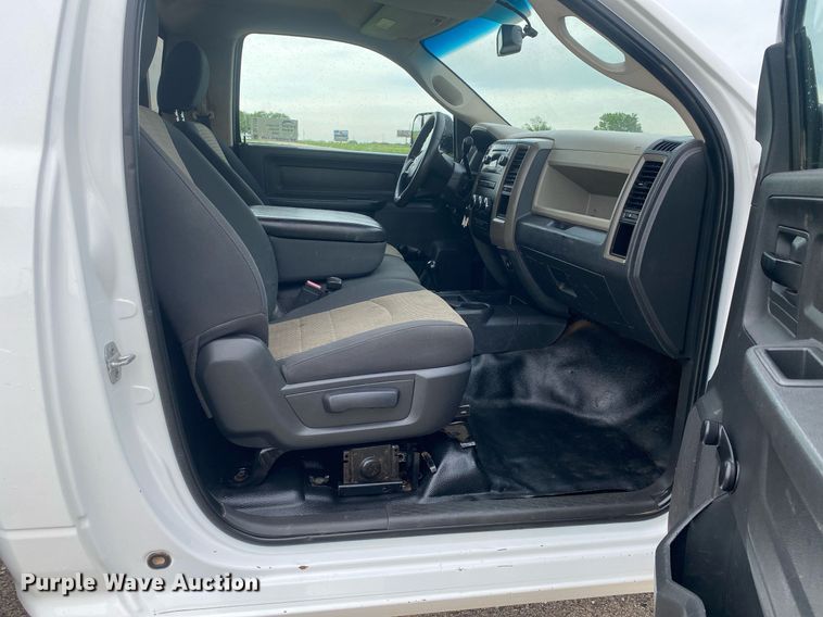 image for item DL7229 2012 Dodge Ram 2500  flatbed pickup truck