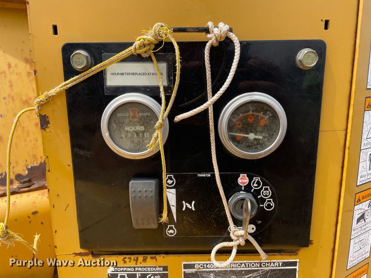 image for item DN4643 2004 Vermeer BC1400XL  wood chipper