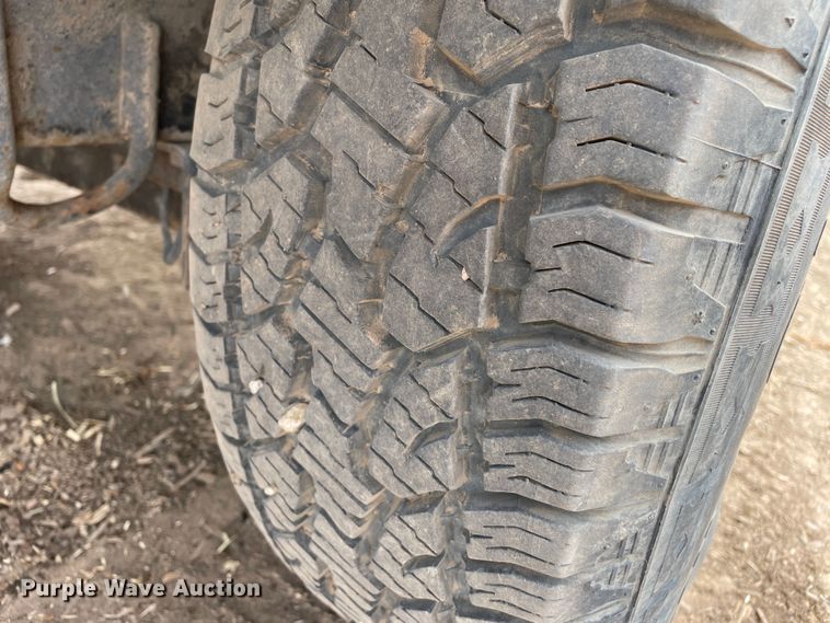 image for item DN4643 2004 Vermeer BC1400XL  wood chipper