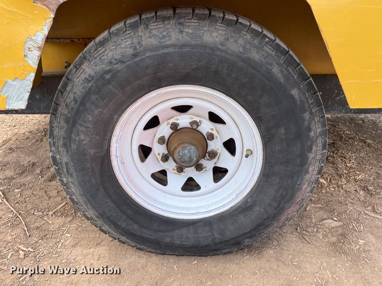 image for item DN4643 2004 Vermeer BC1400XL  wood chipper