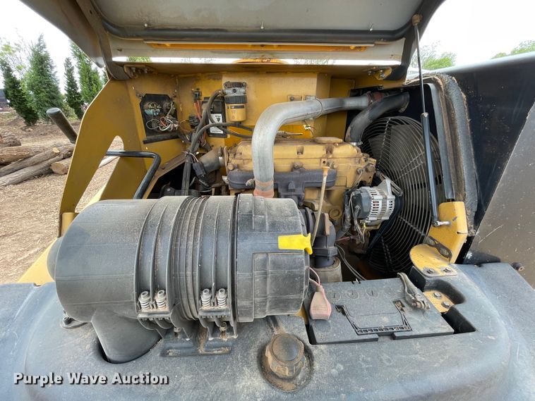 image for item DN4643 2004 Vermeer BC1400XL  wood chipper