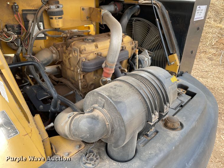 image for item DN4643 2004 Vermeer BC1400XL  wood chipper