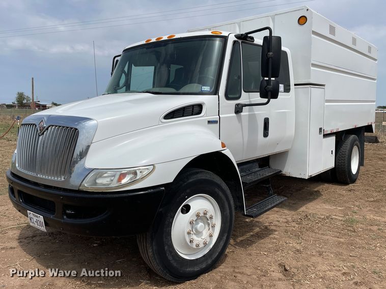 image for item DN4644 2008 International 4300  chipper truck