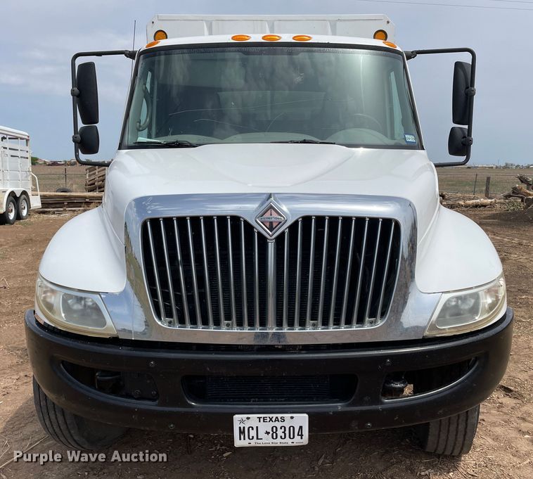 image for item DN4644 2008 International 4300  chipper truck