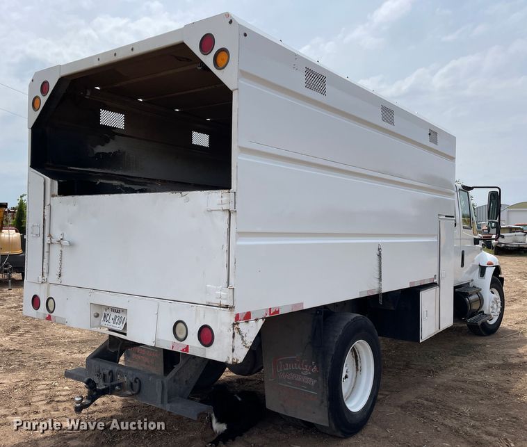 image for item DN4644 2008 International 4300  chipper truck