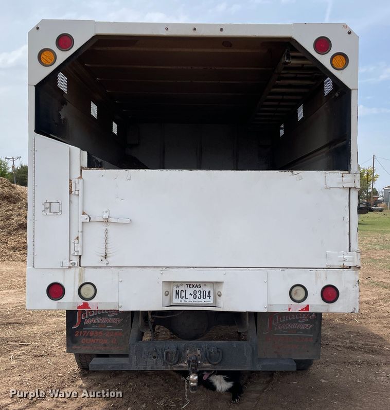 image for item DN4644 2008 International 4300  chipper truck