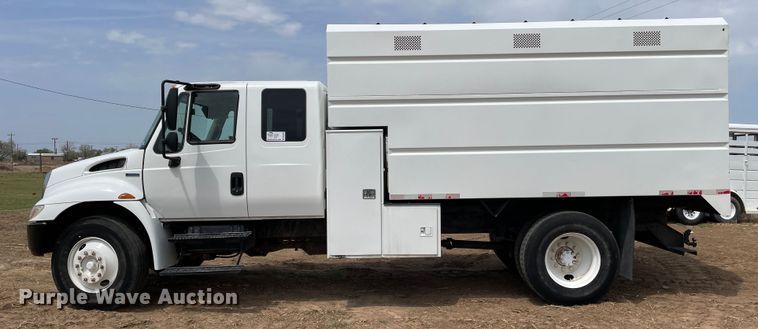 image for item DN4644 2008 International 4300  chipper truck