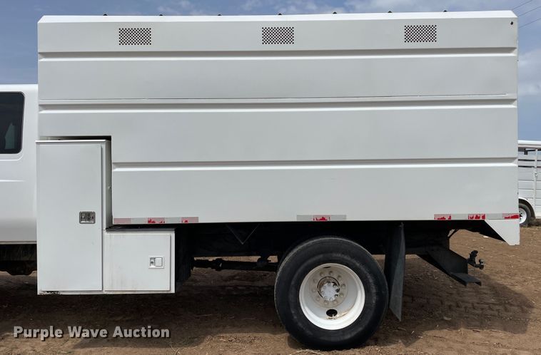 image for item DN4644 2008 International 4300  chipper truck