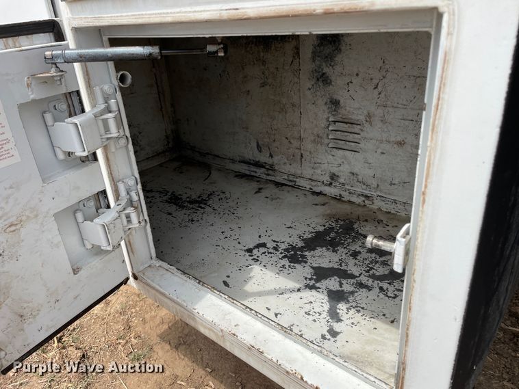 image for item DN4644 2008 International 4300  chipper truck