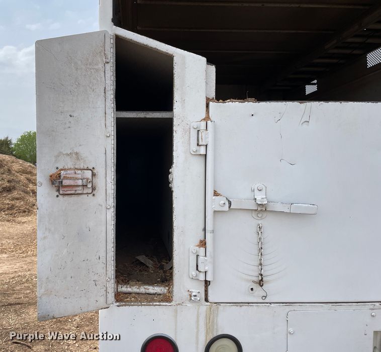 image for item DN4644 2008 International 4300  chipper truck