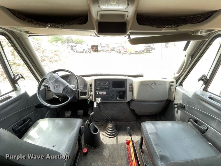 image for item DN4644 2008 International 4300  chipper truck