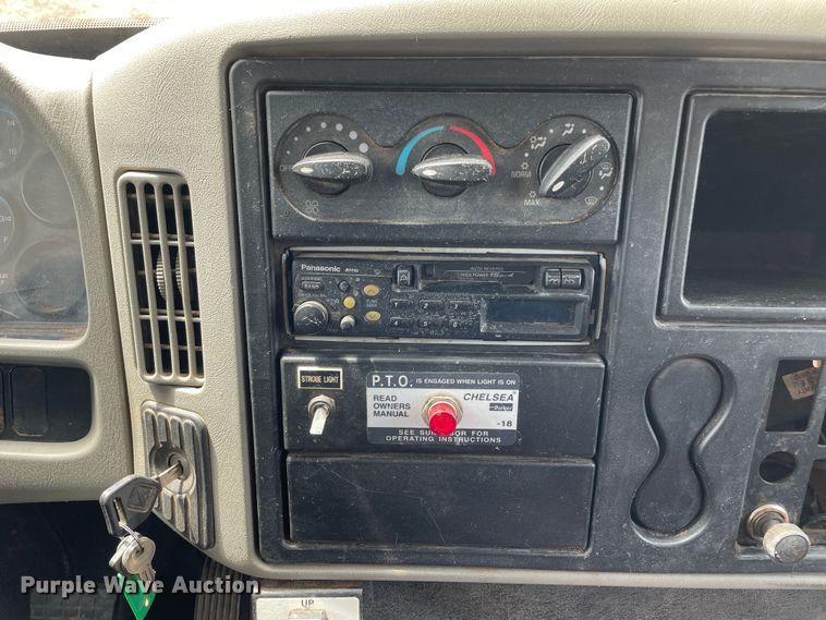 image for item DN4644 2008 International 4300  chipper truck