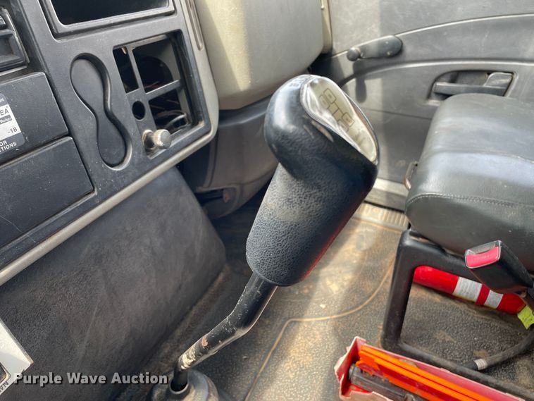 image for item DN4644 2008 International 4300  chipper truck