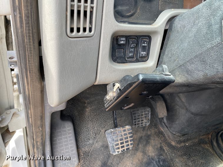 image for item DN4644 2008 International 4300  chipper truck