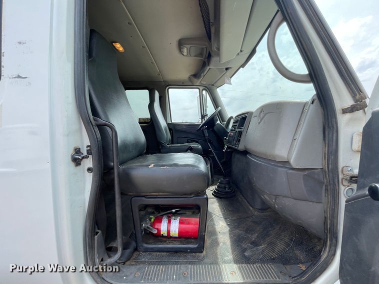 image for item DN4644 2008 International 4300  chipper truck