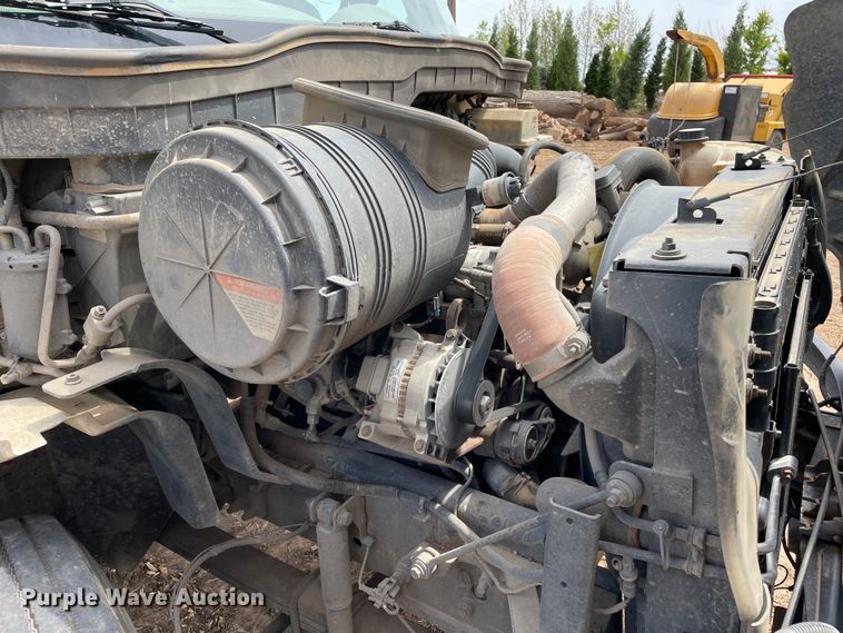 image for item DN4644 2008 International 4300  chipper truck