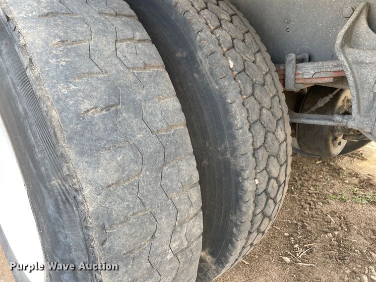 image for item DN4644 2008 International 4300  chipper truck