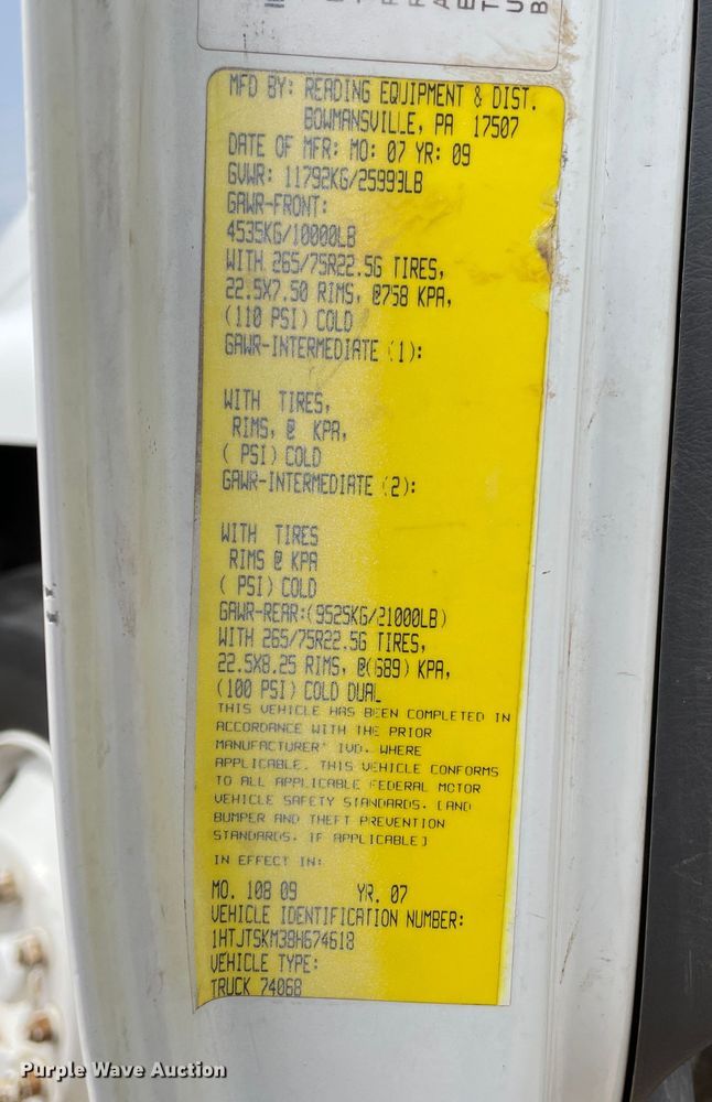 image for item DN4644 2008 International 4300  chipper truck