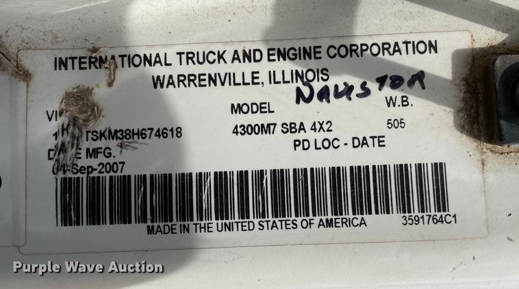 image for item DN4644 2008 International 4300  chipper truck