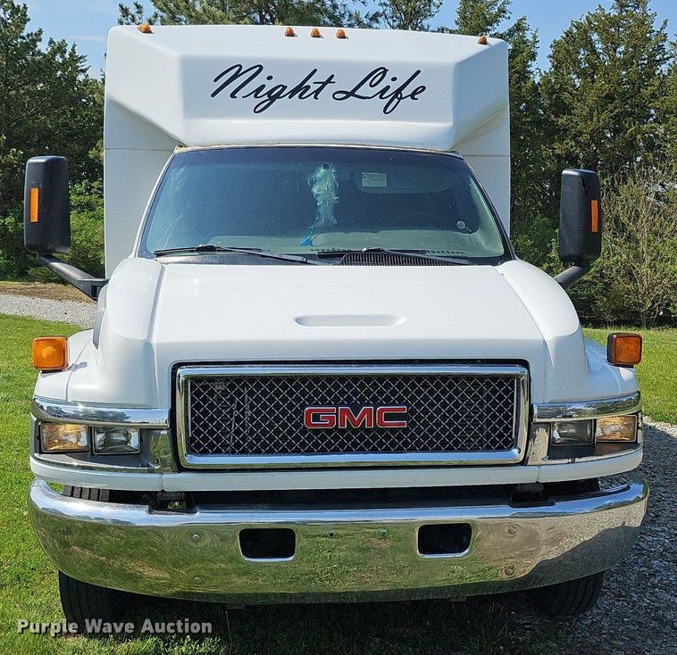 image for item DO4390 2006 GMC C5500  party bus