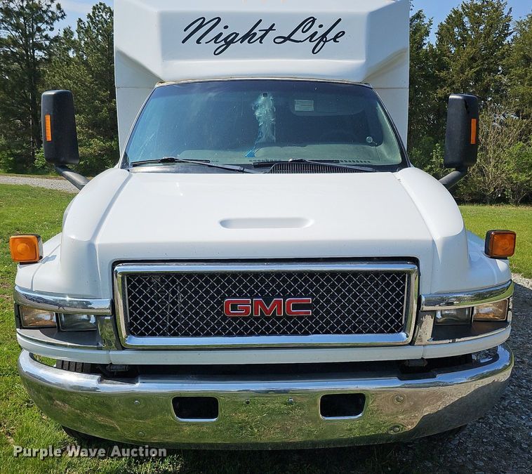 image for item DO4390 2006 GMC C5500  party bus