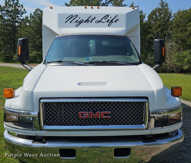 image for item DO4390 2006 GMC C5500  party bus