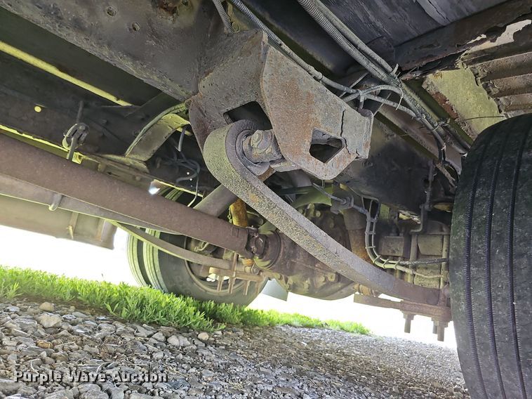 image for item DO4390 2006 GMC C5500  party bus