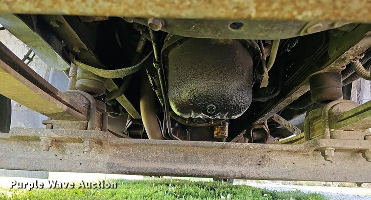 image for item DO4390 2006 GMC C5500  party bus