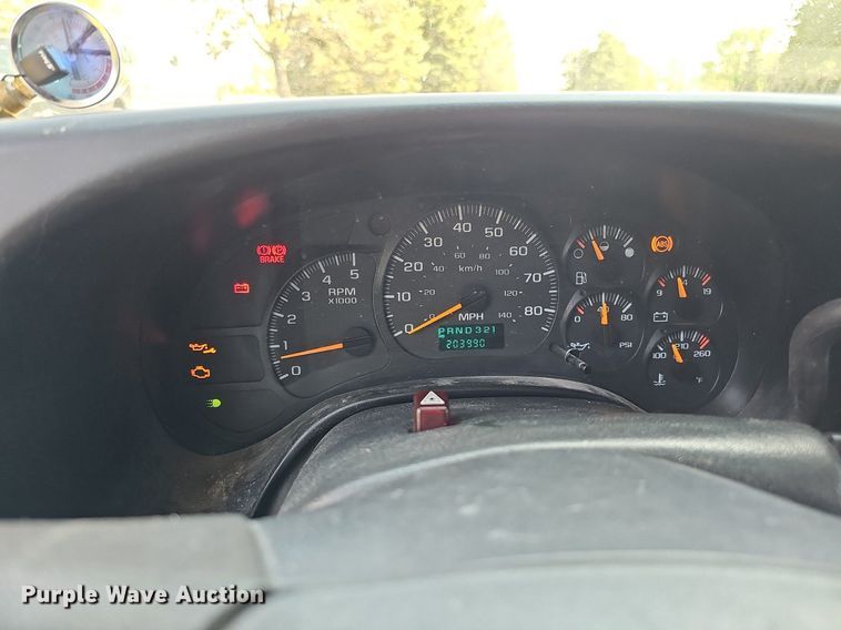 image for item DO4390 2006 GMC C5500  party bus