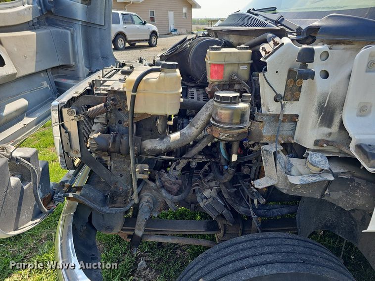 image for item DO4390 2006 GMC C5500  party bus