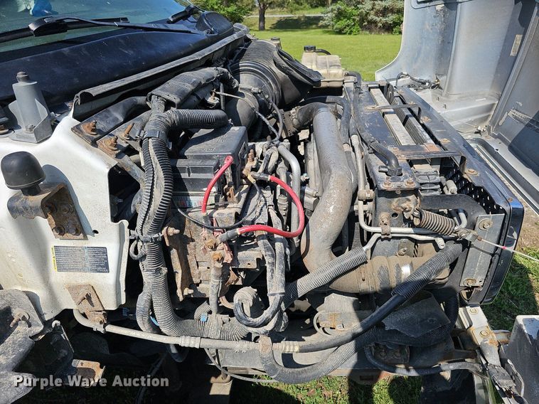 image for item DO4390 2006 GMC C5500  party bus