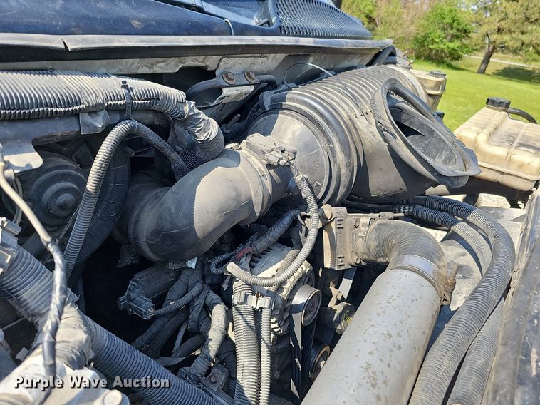 image for item DO4390 2006 GMC C5500  party bus