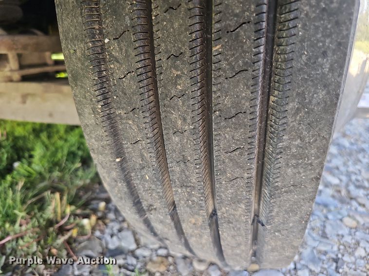 image for item DO4390 2006 GMC C5500  party bus