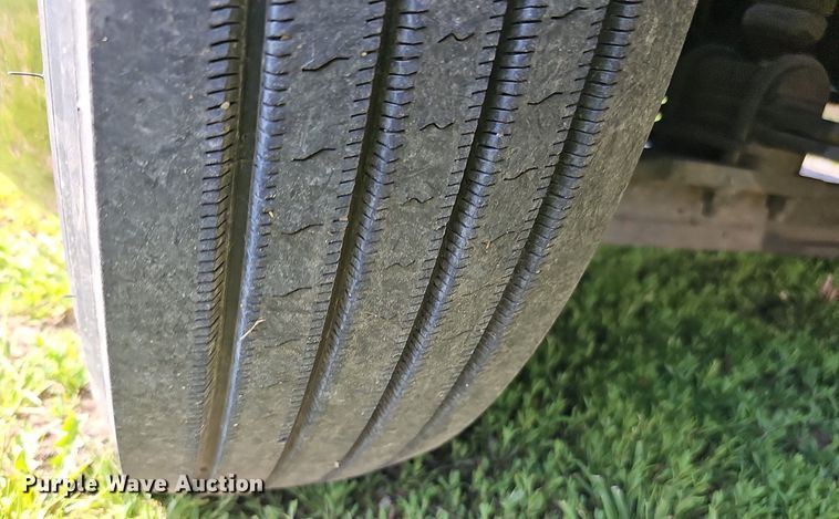 image for item DO4390 2006 GMC C5500  party bus