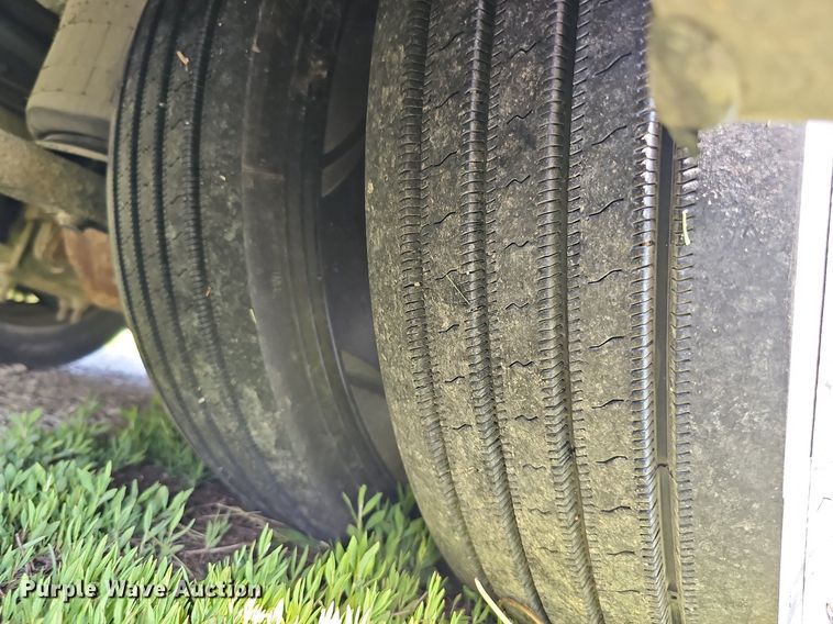 image for item DO4390 2006 GMC C5500  party bus