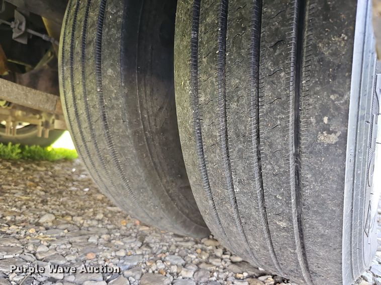 image for item DO4390 2006 GMC C5500  party bus