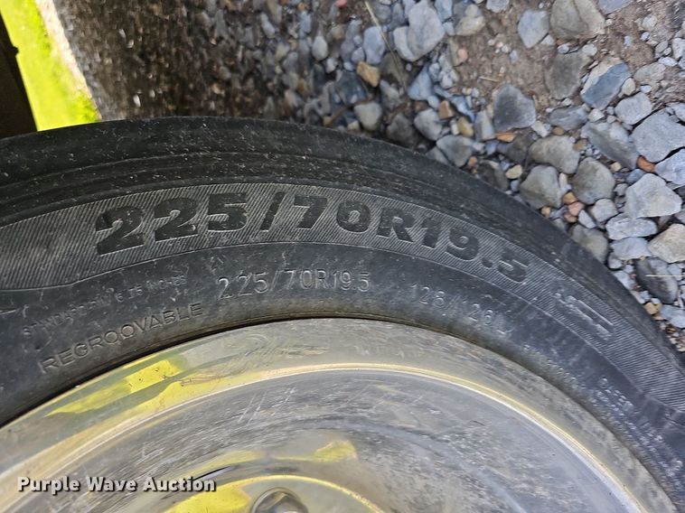 image for item DO4390 2006 GMC C5500  party bus