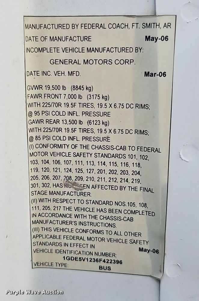 image for item DO4390 2006 GMC C5500  party bus