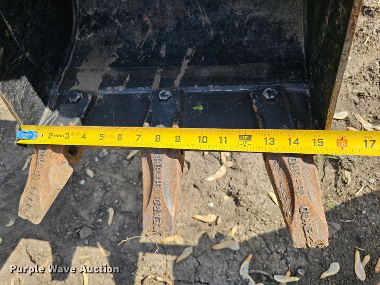 image for item DO4397 2016 Mahindra eMax 25S  MFWD tractor