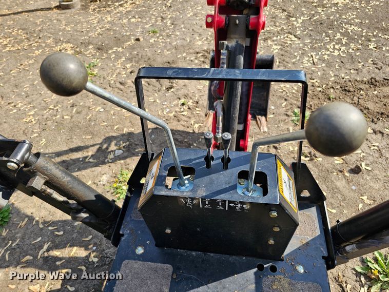 image for item DO4397 2016 Mahindra eMax 25S  MFWD tractor